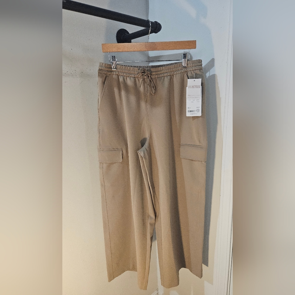 NWT Athleta Promenade Cargo Pants - Picture 2 of 6